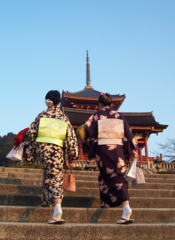 'young women wearing kimono in Kyoto in February 2007' by Mv3112
